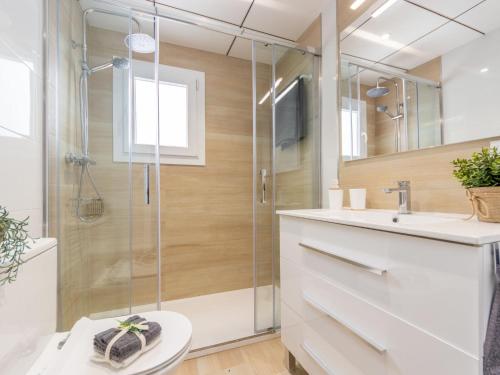 Koupelna v ubytování Apartment Apto Lluis by Interhome