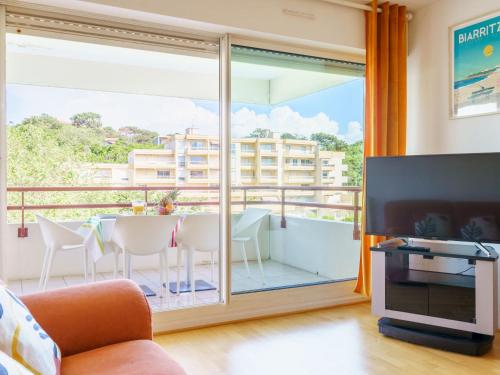 Photo de la galerie de l'établissement Apartment Les Jardins Victoria-2 by Interhome, à Biarritz