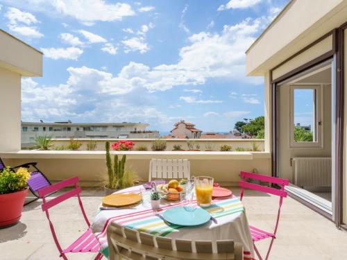 Apartment Château d'Arcadie-8 by Interhome