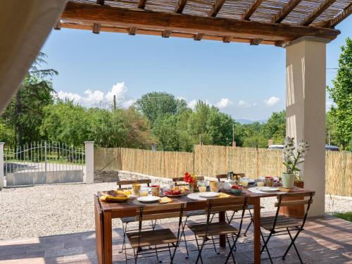 Balkón nebo terasa v ubytování Holiday Home Il Fienile by Interhome