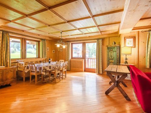 Χώρος καθιστικού στο Chalet Cesa Galadriel-3 by Interhome