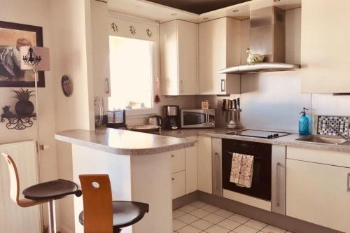 Quiet apartment with 2 balconies – Photos 3