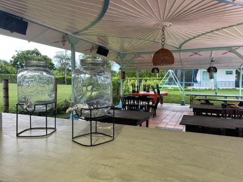 Un restaurante o sitio para comer en La Posada Circa
