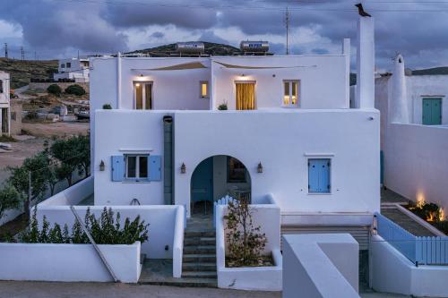 Hebe Parian Living - Naousa Apartments by Iris Hotel