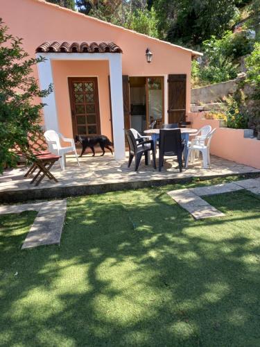 Vonkajšia záhrada v ubytovaní Villa à Marseille dans un cadre bucolique