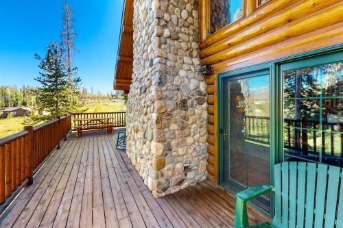 Golden Pine Place – Photos 2