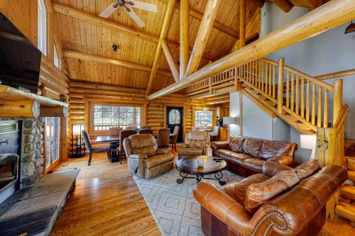 Golden Pine Place – Photos 4