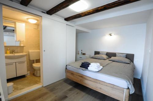 Letto o letti in una camera di Bellevue Molet apartments Koper