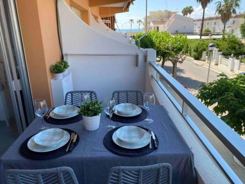 Apartamento pegado al mar .