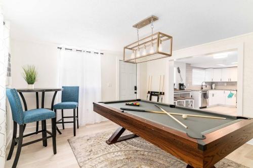 アポロ・ビーチにあるRenovated 3B 2BA, oasis yard Hot tubのギャラリーの写真