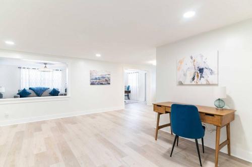 アポロ・ビーチにあるRenovated 3B 2BA, oasis yard Hot tubのギャラリーの写真