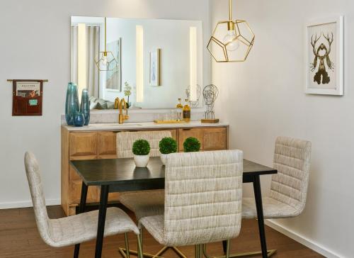 Halcyon - A Hotel in Cherry Creek Image