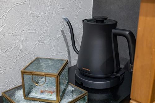 Utensilios para hacer té y café en Inn The Omotesando