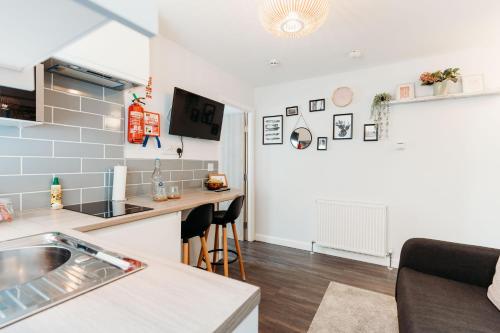 Kuchyň nebo kuchyňský kout v ubytování Prime Suites Lytham