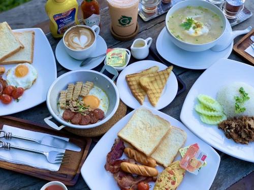 Jídlo v hotelu nebo okolí