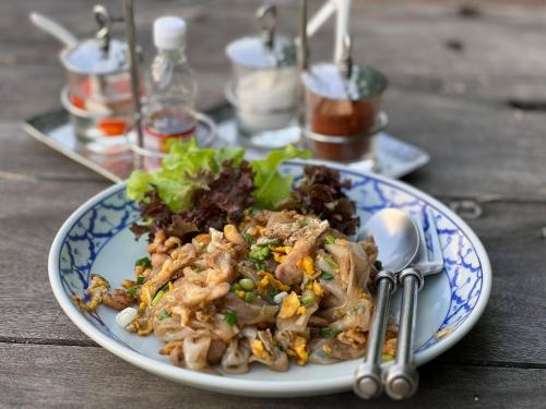 Jídlo v hotelu nebo okolí