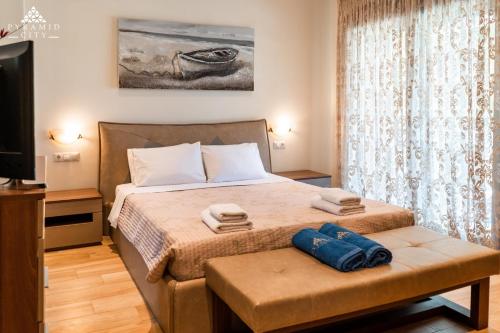 เตียงในห้องที่ Luxury Villa Jupiter