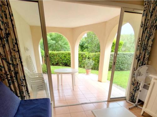 Appartement Six-Fours-les-Plages, 2 pièces, 4 personnes - FR-1-316-244