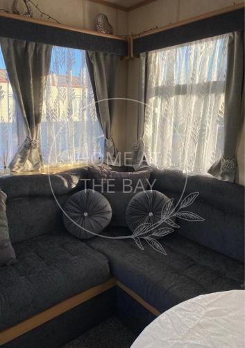 2 bed caravan at Lyons Robinhood – Photos 2