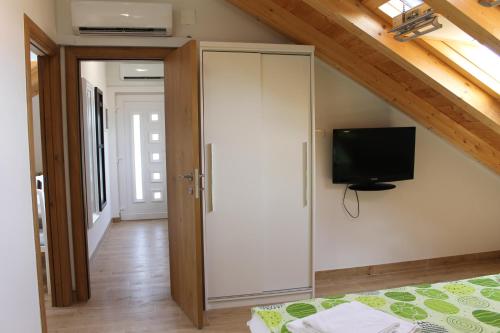 Apartment Paradiso