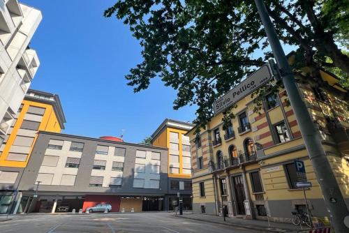 Bangunan di mana terletaknya aparthotel ini
