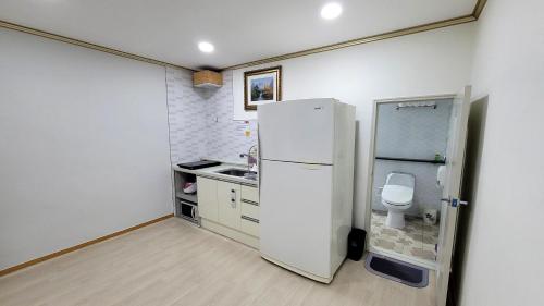 Una cocina o zona de cocina en RG Pension