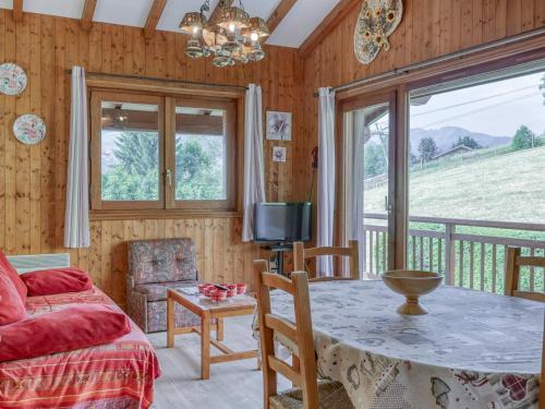 Appartement 2 pièces mezzanine avec balcon, parking et télécabine à proximité à Megève - FR-1-453-51