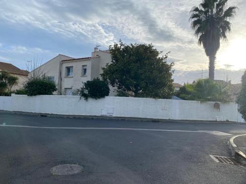 Το κτήριο όπου στεγάζεται  το διαμέρισμα