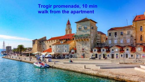 Beachfront apartments Jurica with balcony