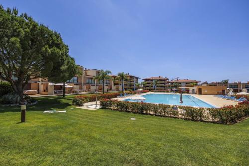 Central Algarve Duplex Retreat with Garden & Pool