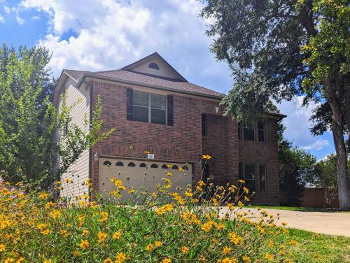 Jardín al aire libre en Spacious & Serene Retreat in Georgetown