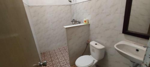 Ένα μπάνιο στο ijen resto & guest house