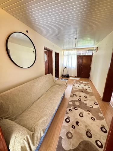 Postel nebo postele na pokoji v ubytování Toros mahallesi eşyalı 2+1