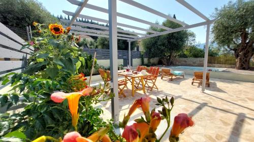 NIOS Luxury House & Studio