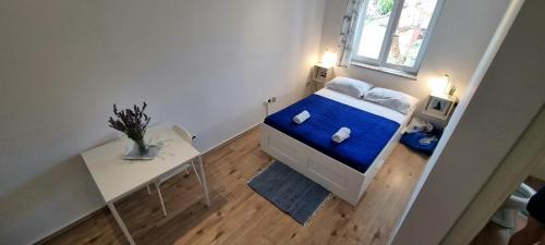 Tiny Studio Big living