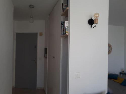 Galeriebild der Unterkunft Appartement paisible, résidence avec piscine in Mandelieu-la-Napoule