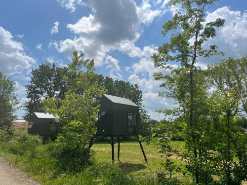 Paysage naturel près de la tente de luxe