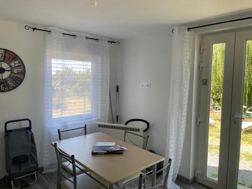 Φωτογραφία από το άλμπουμ του Appartement RDC στο Γκρανβίλ