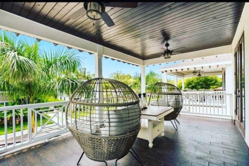 Μπαλκόνι ή βεράντα στο 3BD 3BA - Garage - Pet friendly - Balcony - Lido Beach - Downtown