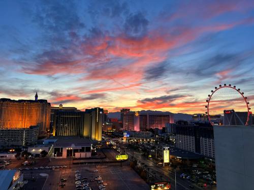 Gallery image of Condo at Platinum Hotel Strip View in Las Vegas
