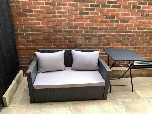 Lux Private Entrance 1 bed Studio - Free Parking - ideal for COOP Live, MCR City Centre, Salford Royal Hospital & Buile Hill Mansion wedding venue photo 24