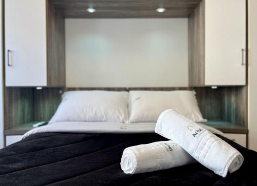 Cama o camas de una habitación en Apartamento Príncipe Villevert 1 dorm by Achei