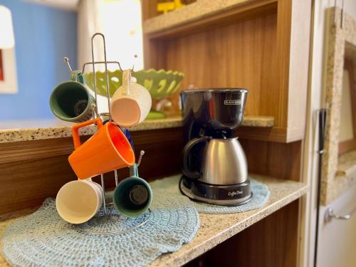 Una cocina o zona de cocina en Apartamento Príncipe Villevert 1 dorm by Achei
