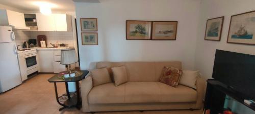O bucătărie sau chicinetă la Sea View Vintage Home & River Ground Home