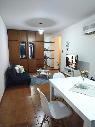 Et tv og/eller underholdning på Departamento Céntrico Ciudad Mendoza Belgrano y Aristides con cochera