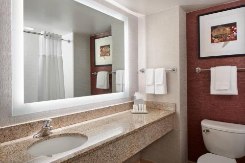 Fairfield Inn & Suites by Marriott Washington Downtown Image