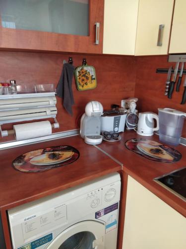 Köök või kööginurk majutusasutuses Апартамент - студио в кв Сарафово с морски изглед