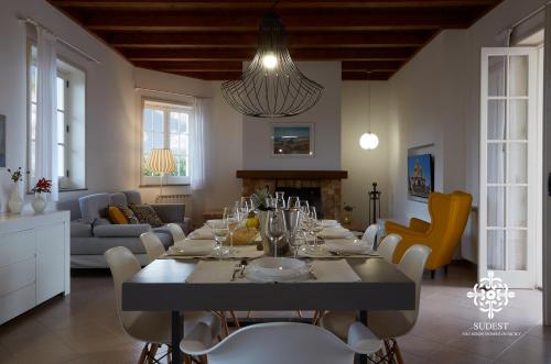 Gallery image of Sicily Summer Breeze - Deluxe Villa with Pool in Ispica
