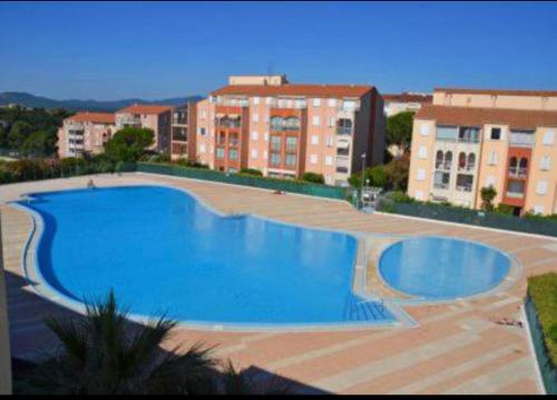 Studio dans résidence, piscine lagon, tennis et aire de jeux
