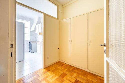 Convenient 3-Bedroom Apartments next to Bom Sucesso